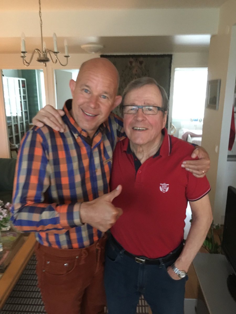 KajKunnas's tweet photo. Kiitos Arvi kaikesta! Kiitos kun kannustit, autoit, neuvoit, tsemppasit aina meitä nuorempia! Kiitos ystävyydestä ja esikuvallisuudestasi! Kevyet mullat Sinulle @Yleisradio legenda… 🙏💕💝❤️ https://t.co/D36sptSKo6
