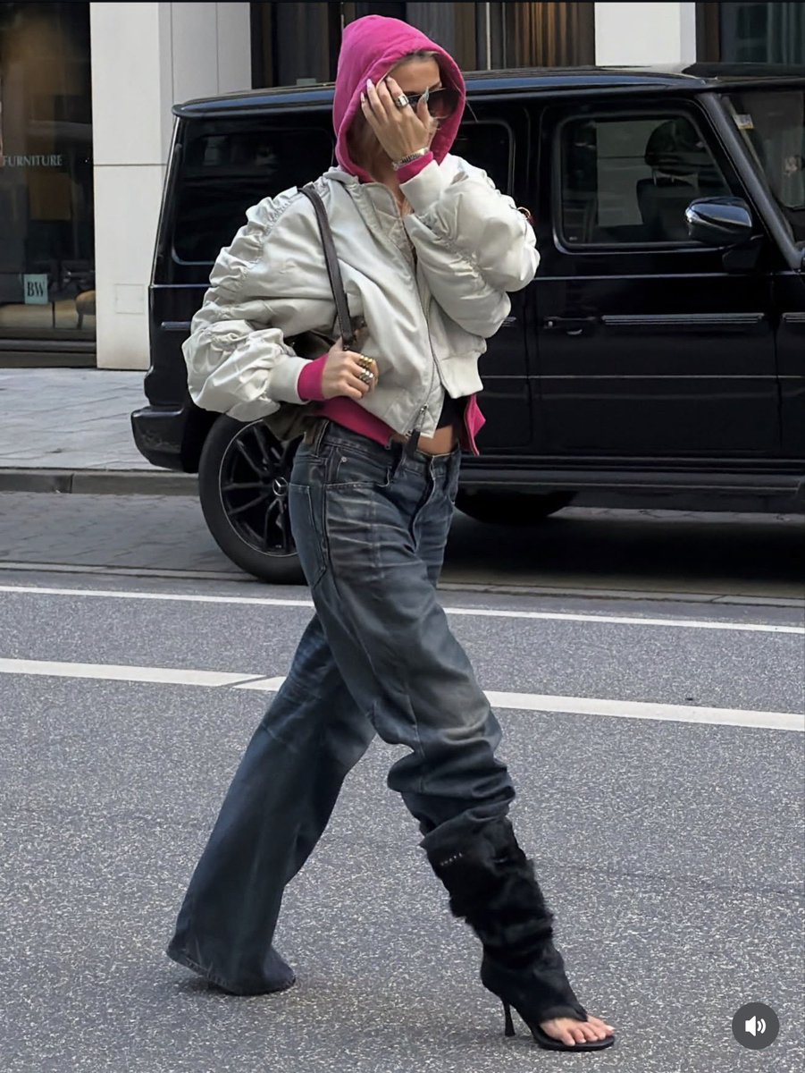 TomiAgape's tweet photo. More girlies in GUAPÉ Pony Boots x https://t.co/VHaZFfbYh5