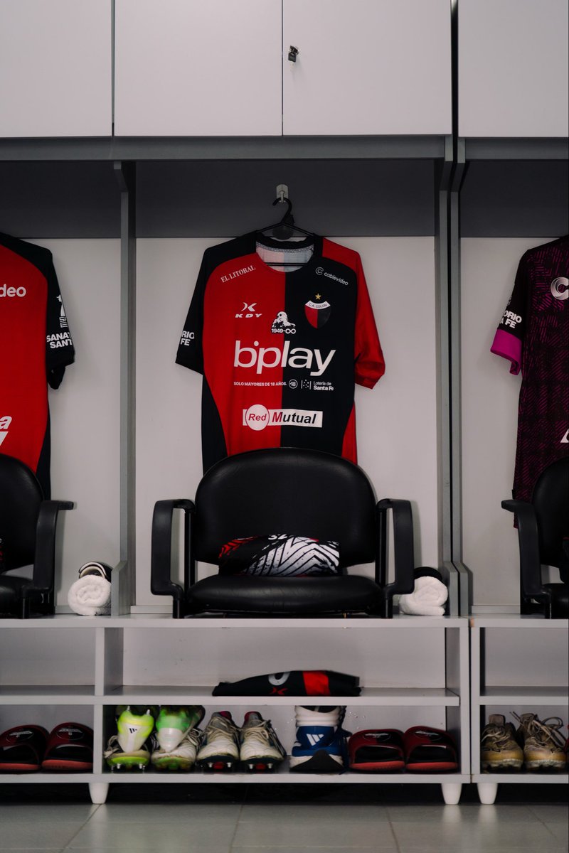 RamiroOreggioni's tweet photo. Asi es este amor 🎶
Hoy Colon sale a jugar con esta camiseta en homenaje al Indio Solari❤️‍🩹🖤 https://t.co/JCE4n9G7M1