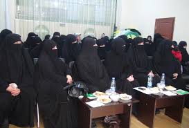 Katfar's tweet photo. Her şeye iyi kötü bir anlam verebiliyorum da bu hüdaparlı kadın kollarına anlam veremiyorum.
Kadınların seçme ve seçilme hakları ellerinden alınması için seçimlerde oy istiyorlar. https://t.co/FqA6LDxYtf