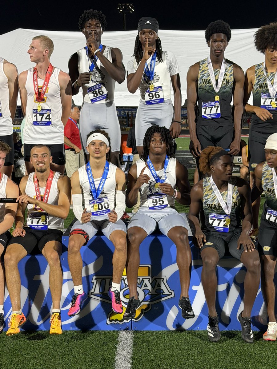 BHSDogsTrack's tweet photo. A 4x100m relay unlike any other. One for the history books!!

Emmanuel Armstrong⬇️
Jordan Redmon⬇️
Kingston Thompson⬇️
Jaxson Pierson

⚡️40.60⚡️
🏆🥇🏆

School record ✅
State meet record ✅
State record ✅
Fastest time ever recorded from a Midwest high school ✅

#speedkills https://t.co/ZdbXTReDl7
