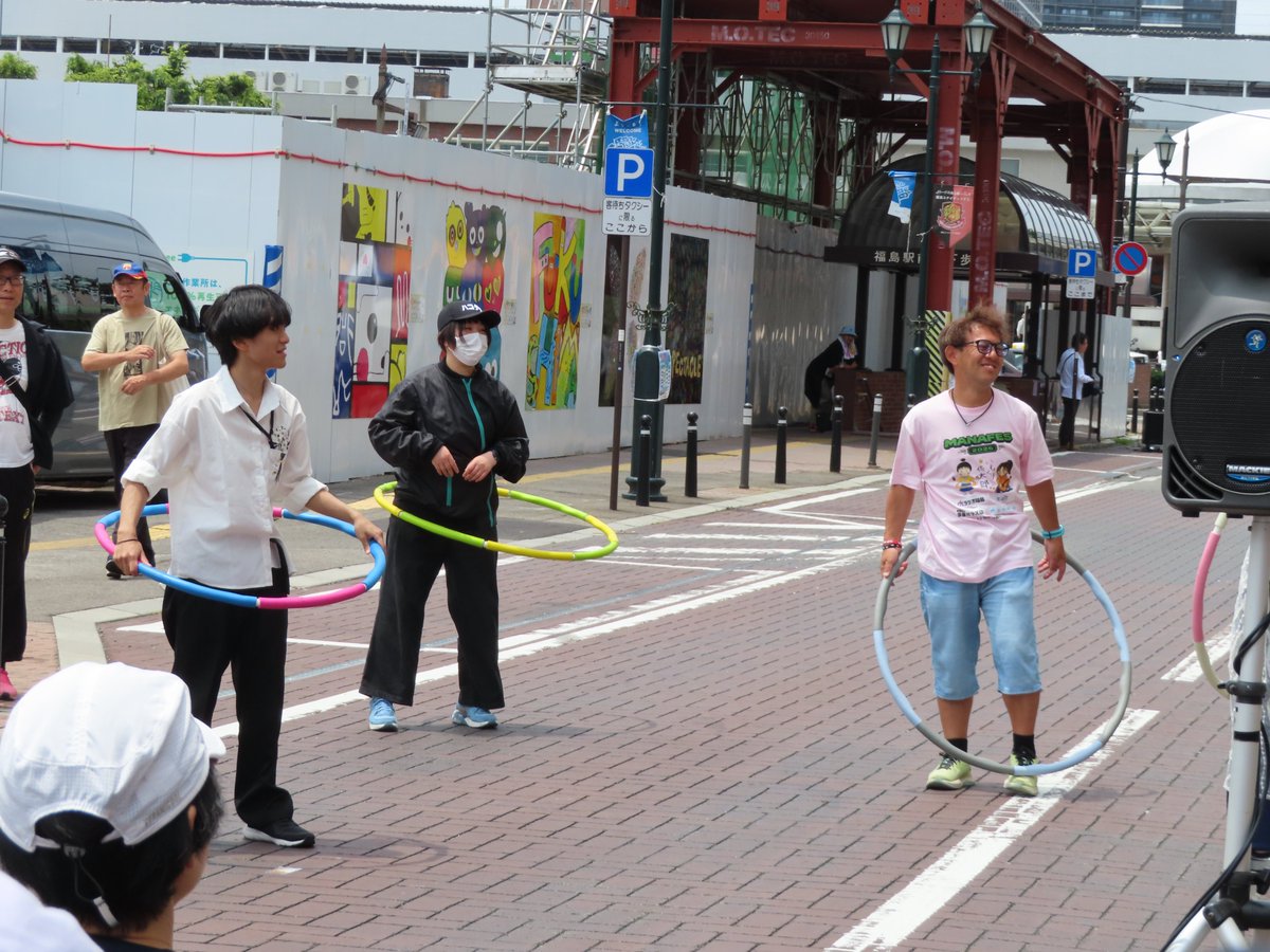 draemori's tweet photo. 偶然通りかかったことで引き入れられたという出番直後のAnytaleの2人大健闘。回せなくてもあきらめないで曲が終わるまで挑戦し続けるの、すごいねえ。
#Anytale
#MANAMI福島
#福島まなフェス2026 https://t.co/0UT4VK9kUk