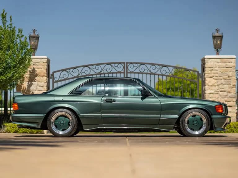 BoitumeloCaleb's tweet photo. 1991 Mercedes-Benz 560 SEC 6.0 AMG ‘Wide-Body'
• 🦾 AMG 6.0L V8 Powerhouse — A brutal, hand-built engine for pure old-school performance.👌 https://t.co/9UWvwHjIoo