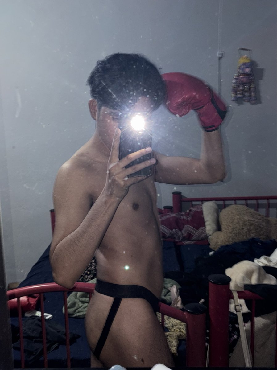 Alex_Heeler's tweet photo. ¿Cómo terminó el sparring con el chacalito? Me dejó bien abiertito y rellenito de leche de macho. 🥵🥵 https://t.co/PKI1tTZzOl