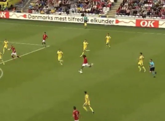 ChinoUTD's tweet photo. 🚨 Hojlbjerg on Patrick Dorgu's "Gareth Bale-esque" goal vs Ukraine:

🗣️ Hojbjerg:

“Old Trafford has become his playground. (laughs) I spoke to him straight after the goal and said: 'Patrick, be honest... are you sure you weren't thinking you were playing for Manchester United when you hit that?' Maybe it was the red shirt. (laughs)

Now I understand why people compare him to Gareth Bale. Because it takes real confidence to even attempt that finish. And when you see a player strike a ball like that, one thing becomes very clear: That player has no business staying in defence. Just put him further forward and let him cause problems.

The last time I saw a full-back attack with that kind of fearlessness, his name was Gareth Bale. Patrick has that same belief. The same willingness to take responsibility. The same ability to make defenders panic.

And the scary thing is that he's doing it against top opposition. He's not scoring those goals against nobodies. That's why people get excited about him. Not because he's the next Gareth Bale. But because he's starting to look like Patrick Dorgu.”