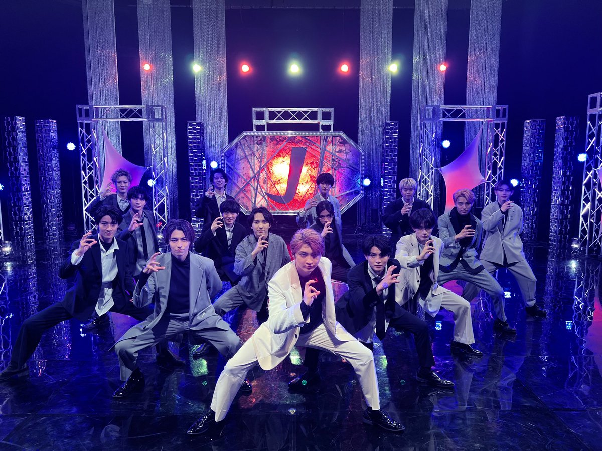 s___onom's tweet photo. 当時、曽野舜太くんが脚長すぎるって話題だった写真出てきた https://t.co/Wo6NCGXINO