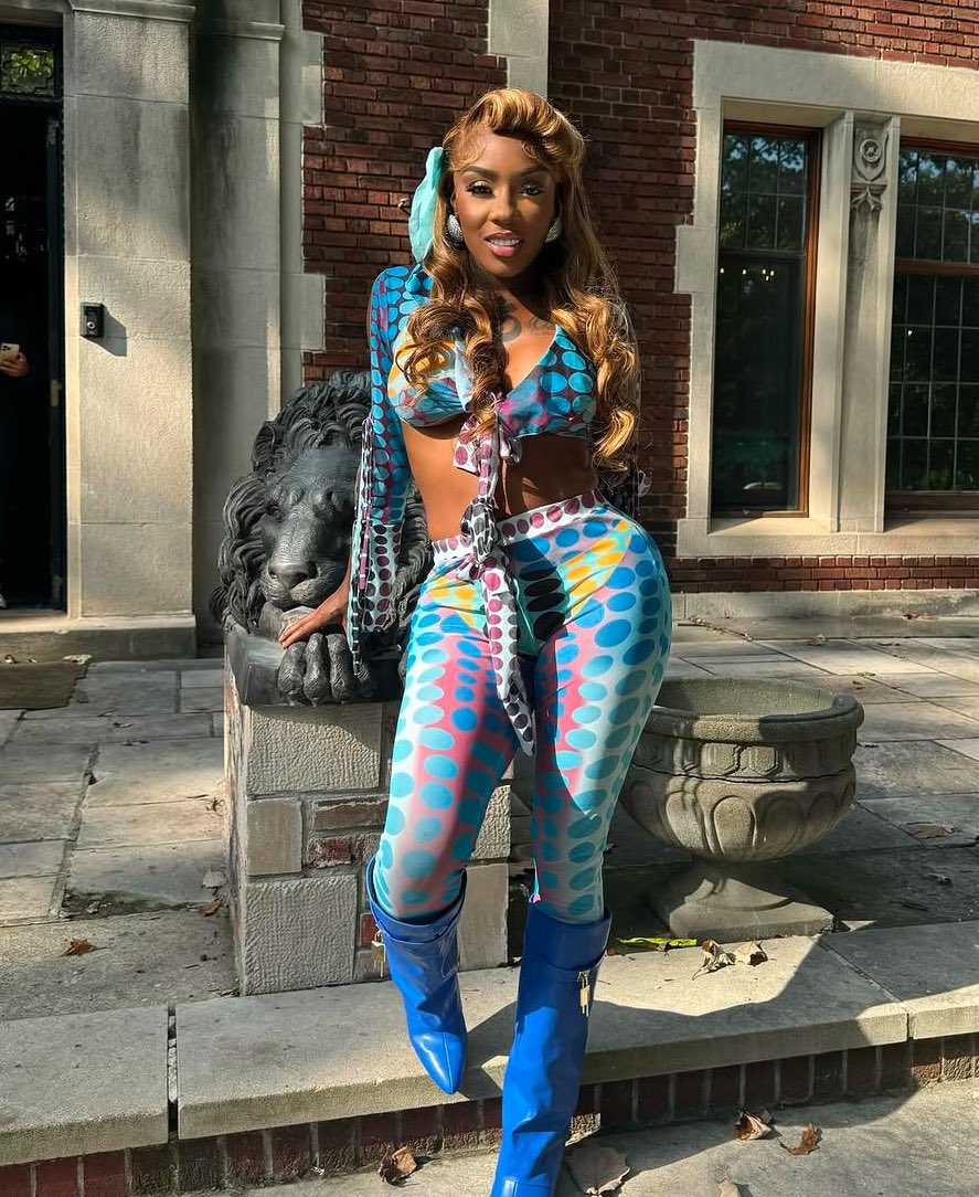 flosmix's tweet photo. okayyy looks like badd dolly inspiring the girls 👀 

#loveislandusa #baddiesusa https://t.co/qcMDKjNqTA