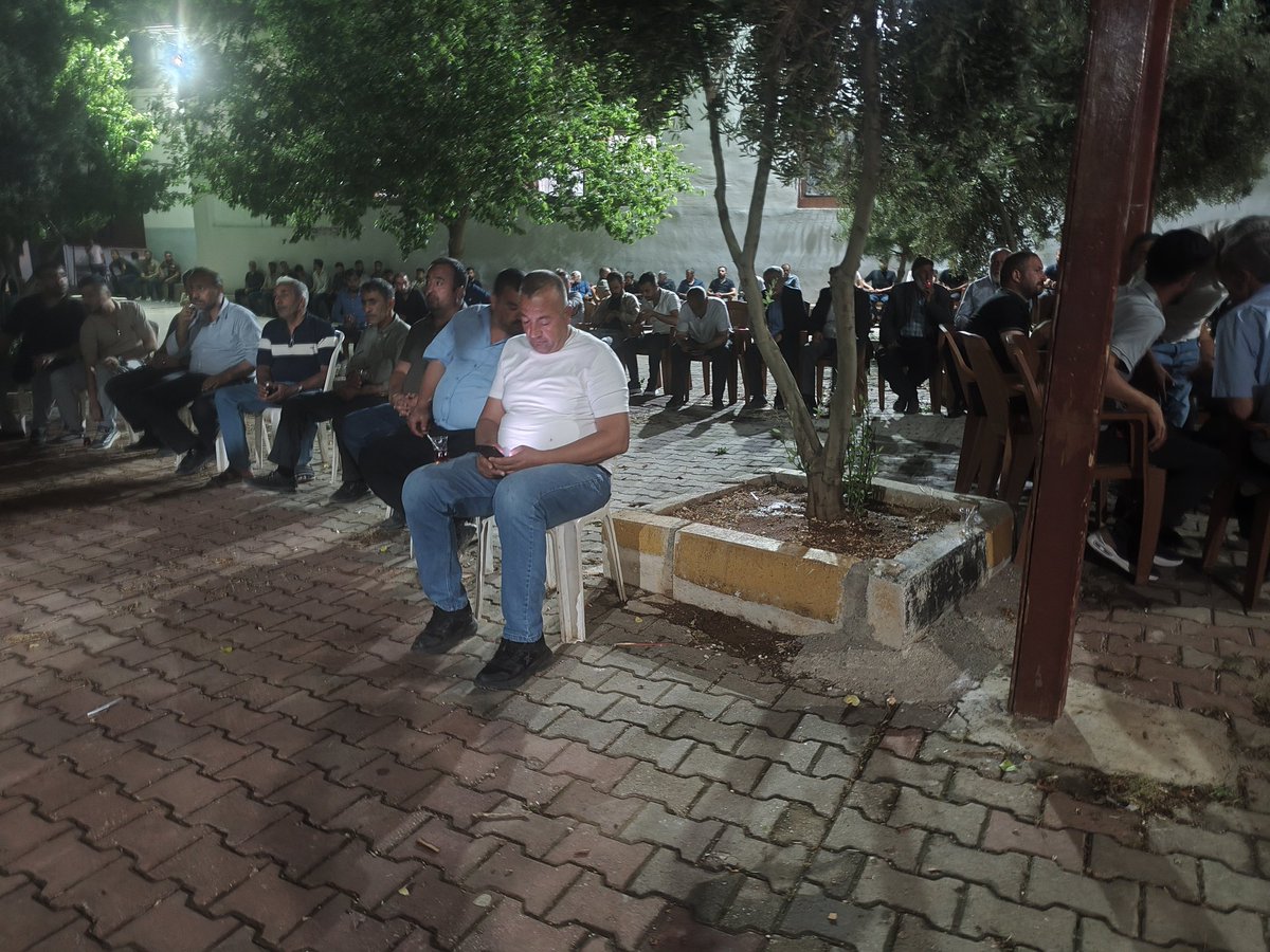 HudaParYavuzeli's tweet photo. İlçe Başkanımız Sayın Tacım Kervancı, heyeti ile birlikte Yavuzeli Büyükkarakuyu Mahallesi'nde vefat eden Güllü Söğütçü'nün taziyesine katıldı.
Rabbim merhumeye rahmet eylesin, mekânı cennet olsun inşallah. https://t.co/73Zz4N01oa