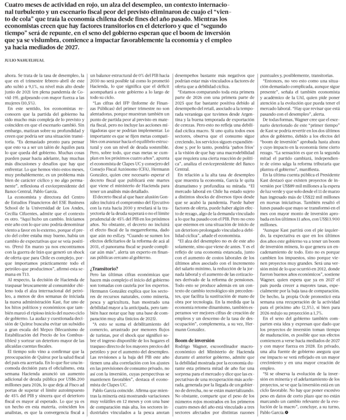 ClapesUC's tweet photo. [NOTA @latercera] Nuestro coordinador macroeconómico, Hermann González (@hegonzalb), sostiene que el débil desempeño económico de los primeros meses del gobierno de José Antonio Kast se explica por una menor actividad en sectores clave, el aumento del #desempleo y un escenario fiscal más complejo que el esperado. Aun así, espera una mejora gradual impulsada por la #inversión y una mayor creación de #empleo en los próximos años.

“Las revisiones a la baja del #PIB este año tienen una alta correlación con los ajustes en las previsiones de consumo privado, no así con la inversión, cuyas perspectivas se mantienen favorables".

Lee la nota 👇