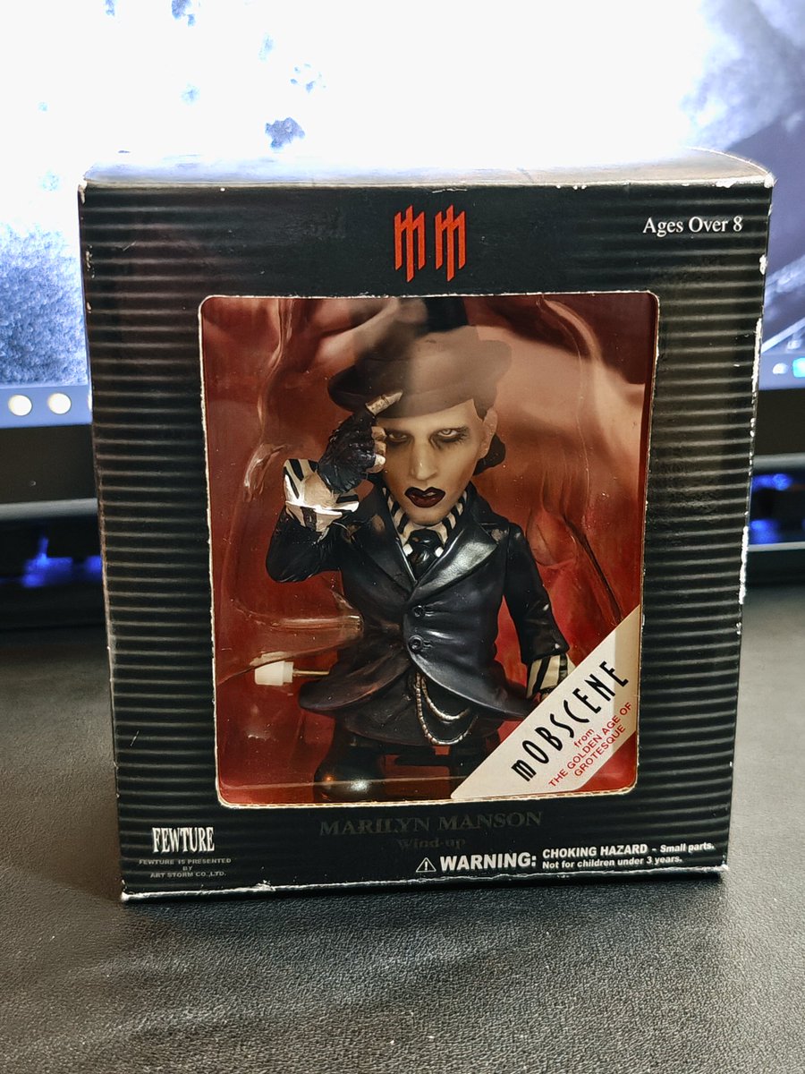milchn's tweet photo. 鼻水が止まらん。花粉症デビューしたのかも。
それはそうとマンソンのフィギュアをゲットしました。かわいいです。 https://t.co/Gm6JG9C3oR