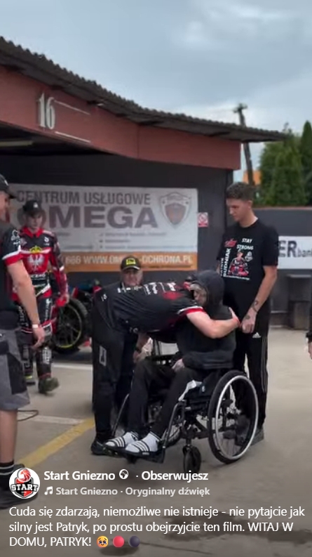 KonradCinkowski's tweet photo. Piękny obrazek. Patryk Budniak obecny na #GNIKRA ❤️

 #speedway https://t.co/dBtgBjq157
