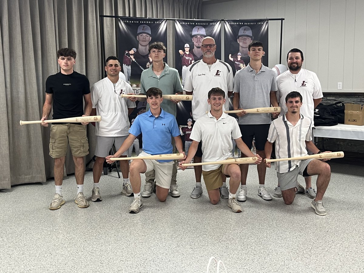 _jcdietz's tweet photo. Great group of Seniors. Your leadership this year was amazing!
Congrats to this years award winners! https://t.co/N1tR0VFS01