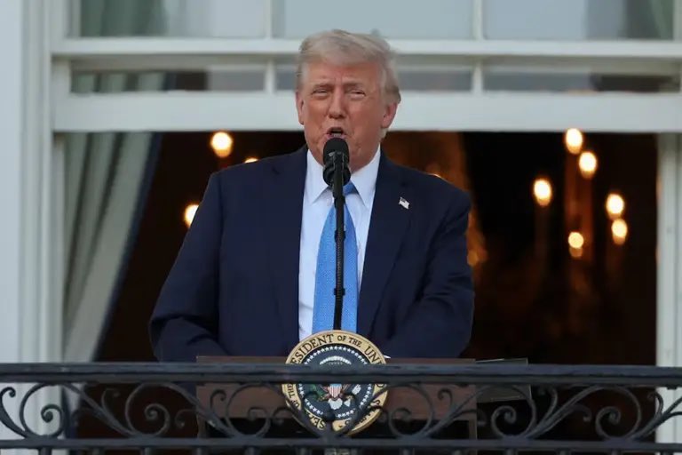 chronicle_ng's tweet photo. US shoots down Iran drones as war reaches 100th day https://t.co/70wwhG0FA8 https://t.co/WK839kxLxJ