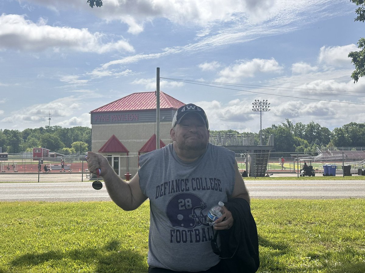bigbern28's tweet photo. Dusted off my spikes yesterday for @USAMastersTrack event at @theuofolivet, a little slower than 30 years ago 😂 https://t.co/12Wu8EKWKA