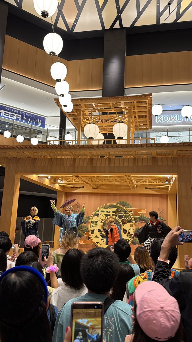 Disneylovefox's tweet photo. 羽田フリーライブ
素敵な時間をありがとうございました🥹

#POPVILLAINS
#羽田フリーライブ https://t.co/INKDHop6GH