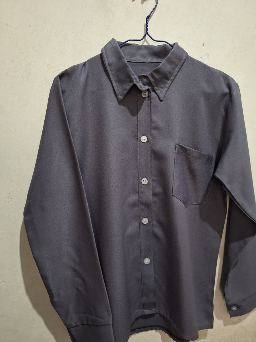 hduma05's tweet photo. @UNDIP_FESS kemeja size S/M 27k aja https://t.co/1KYit8sGN7