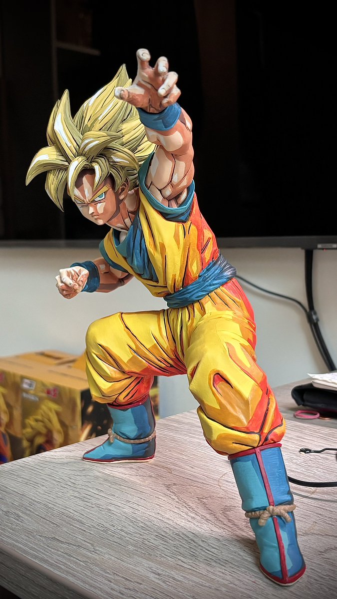 customzcorp's tweet photo. 1er repaint "2 Dimensions" Goku (king clustar) https://t.co/JwEqnR4qSA