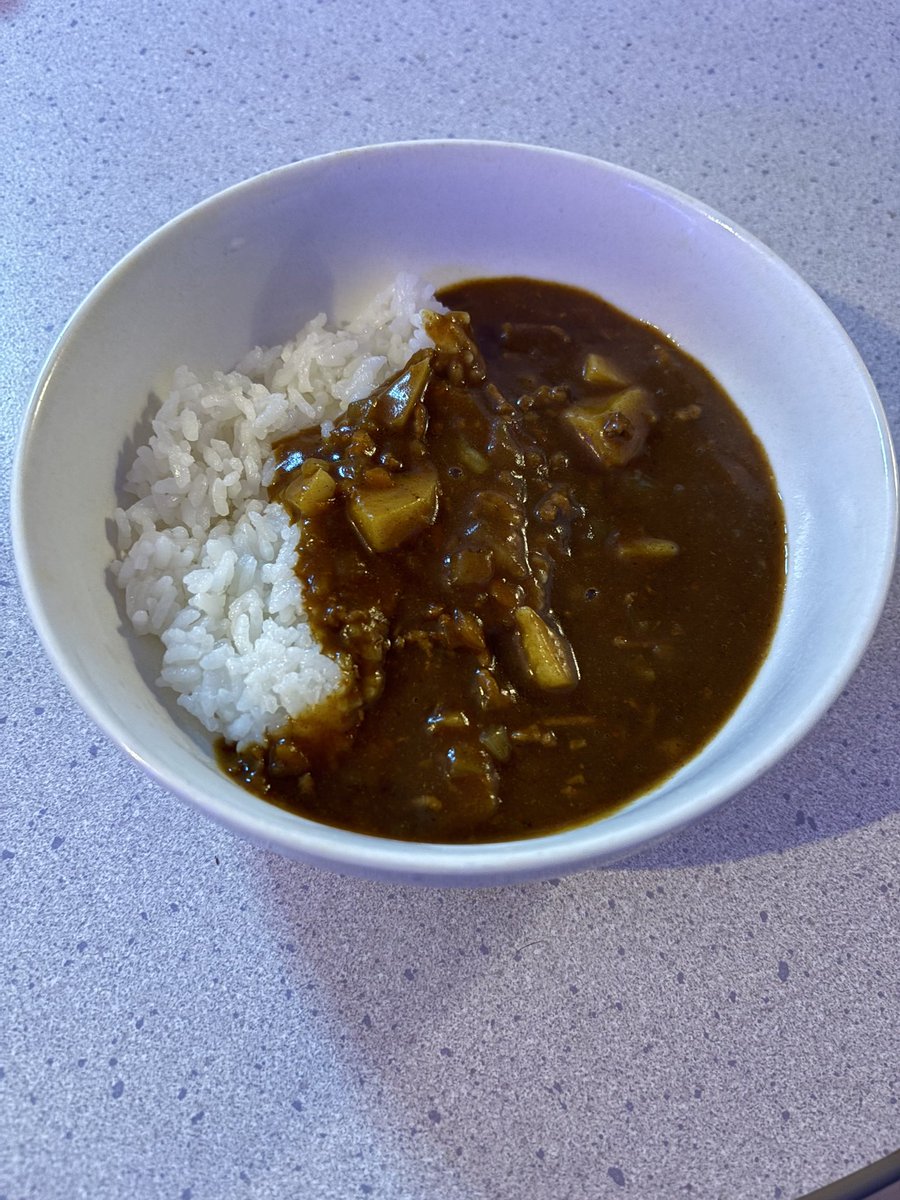 rap_kun's tweet photo. KMCさんの生きとったんかいカレー🍛
ばりうまかった〜🥲 https://t.co/u6rf8yinyg