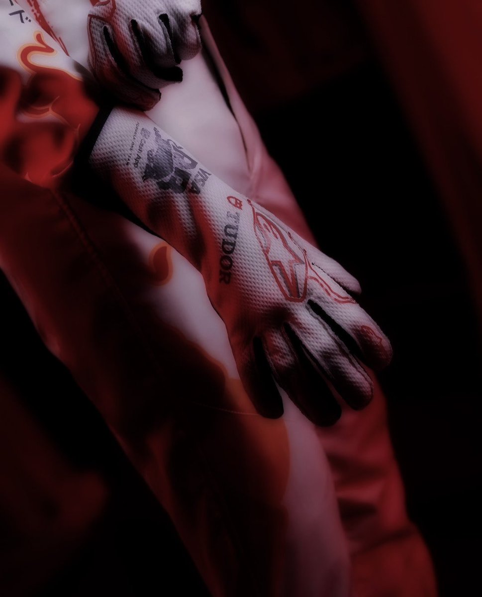 speedbcy's tweet photo. ㅤ
ㅤ
͏

                               —— [ 🇯🇵 ] ——
                             amazing new suit

͏

⠀ https://t.co/BEuadsCeer