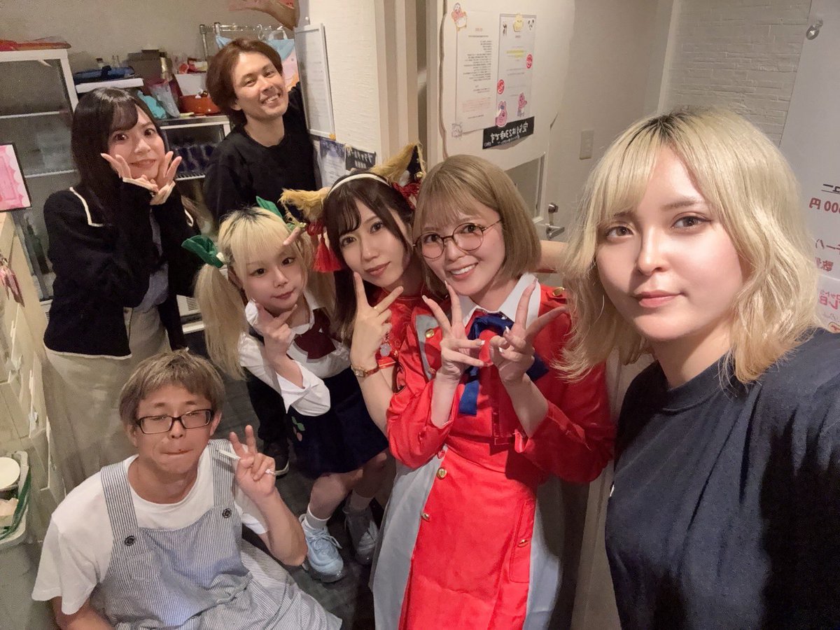 hangyaku777's tweet photo. パチノフ同窓会2日目閉店しました！うわー何か不備あったらすみません！！バタバタでしたが懐かしい皆様駆けつけ頂き、時空を超えてパチノフでした！ありがとうございました🙇 https://t.co/8h2J0gjvSk