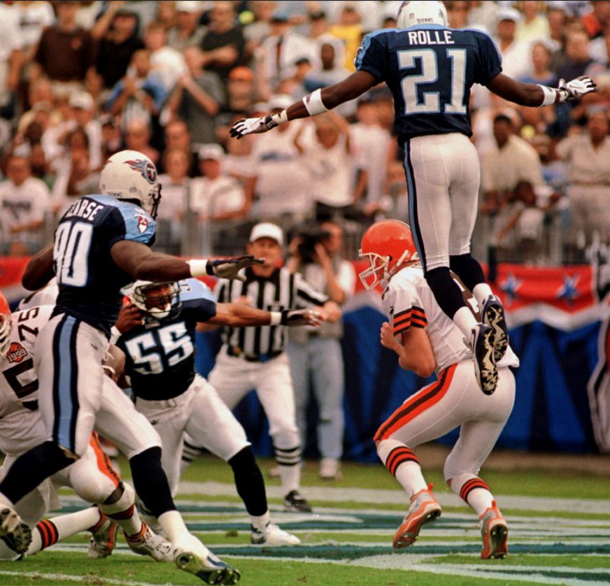 titanfan8's tweet photo. 2000 Titans on the list and we're also ranked first in the NFL that year defensively

Allowed the third fewest points EVER,fewer than the 85 Bears and the '02 Bucs👀 https://t.co/l8xKHBsXMA
