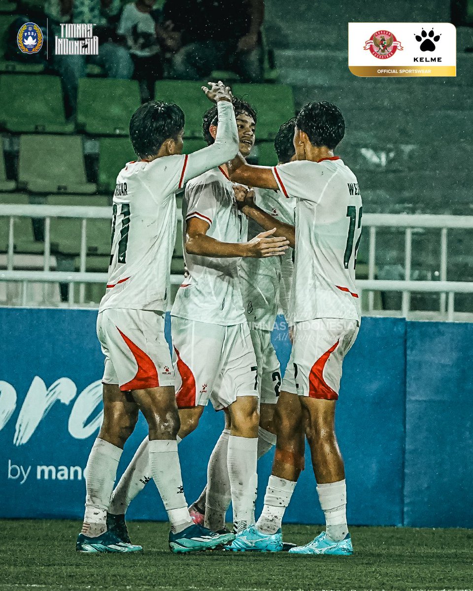 IndosFC's tweet photo. 🚨 Selamat untuk tim Indonesia U19 yang berhasil memastikan lolos ke Semi Final Piala ASEAN U19 2026 usai berhasil menyapu bersih seluruh laga fase grup dengan kemenangan

✅ 3-0 🇲🇲Myanmar U19
✅ 3-0 🇹🇱Timor Leste U19
✅ 2-1 🇻🇳Vietnam U19

Congratulation boys especially coach Nova Arianto! Rispek! ❤️🇮🇩