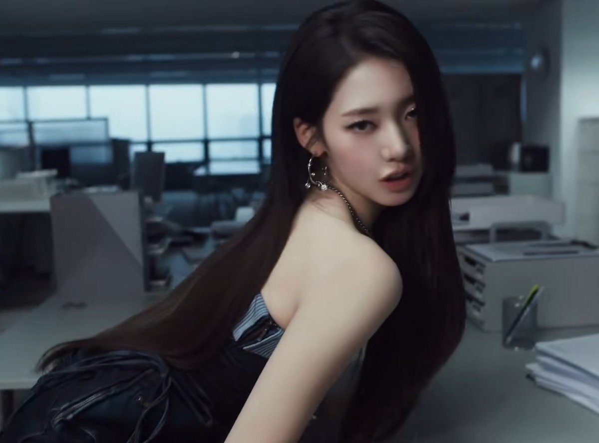 rorastuffs's tweet photo. Oh my god, Lee Dain. https://t.co/niw8rJZqdB