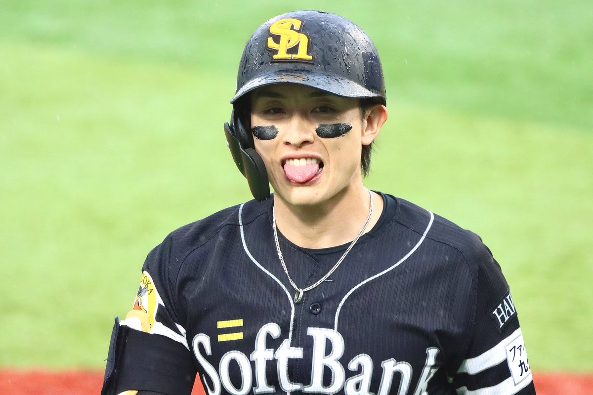 Hyper_Beam15O's tweet photo. 悔しい〜〜！！の表情も色々…。😖💭

#sbhawks 
#周東佑京 選手 https://t.co/oAT11DuE7g