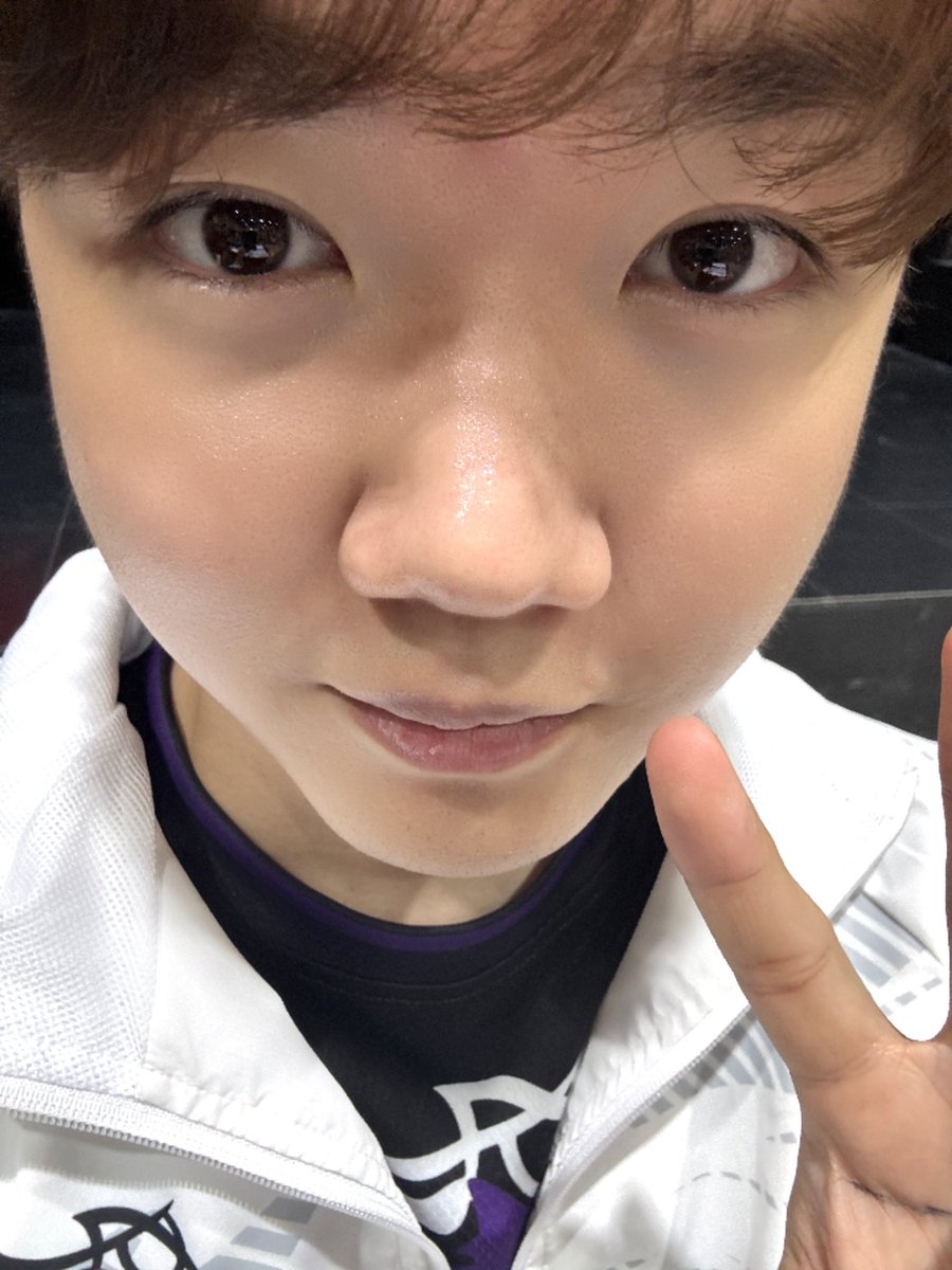chae_2ip's tweet photo. 본인피셜 젤 자신있는 포즈 >>얼빡샷<< https://t.co/RT5VahVLop
