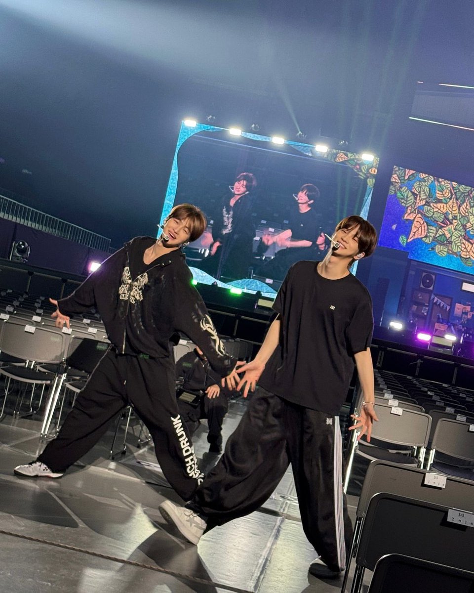 trywit7us's tweet photo. 멍과삐 https://t.co/uIJIjiw8Sb