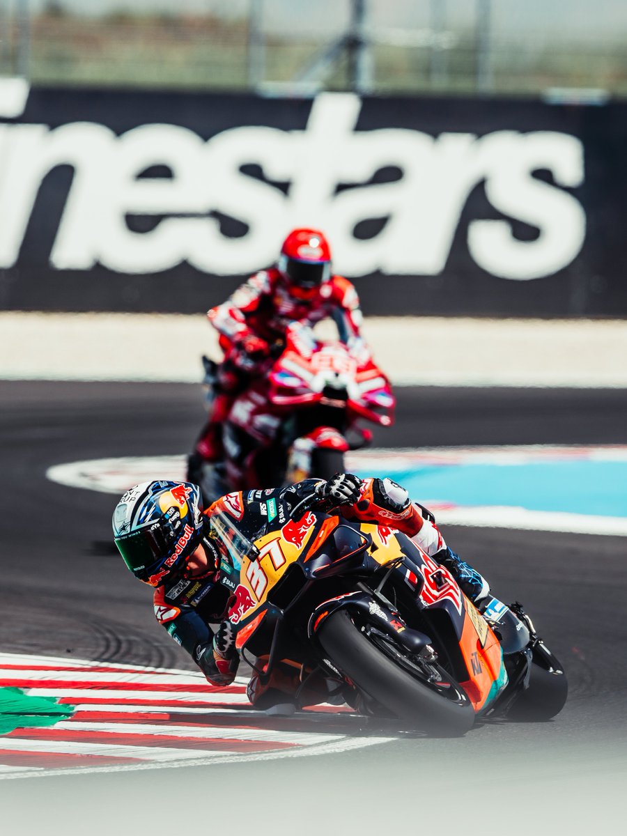KTM_Racing's tweet photo. Shark zone ๐ฆ
#KTM #ReadyToRace #HungarianGP https://t.co/anklg5WwmL