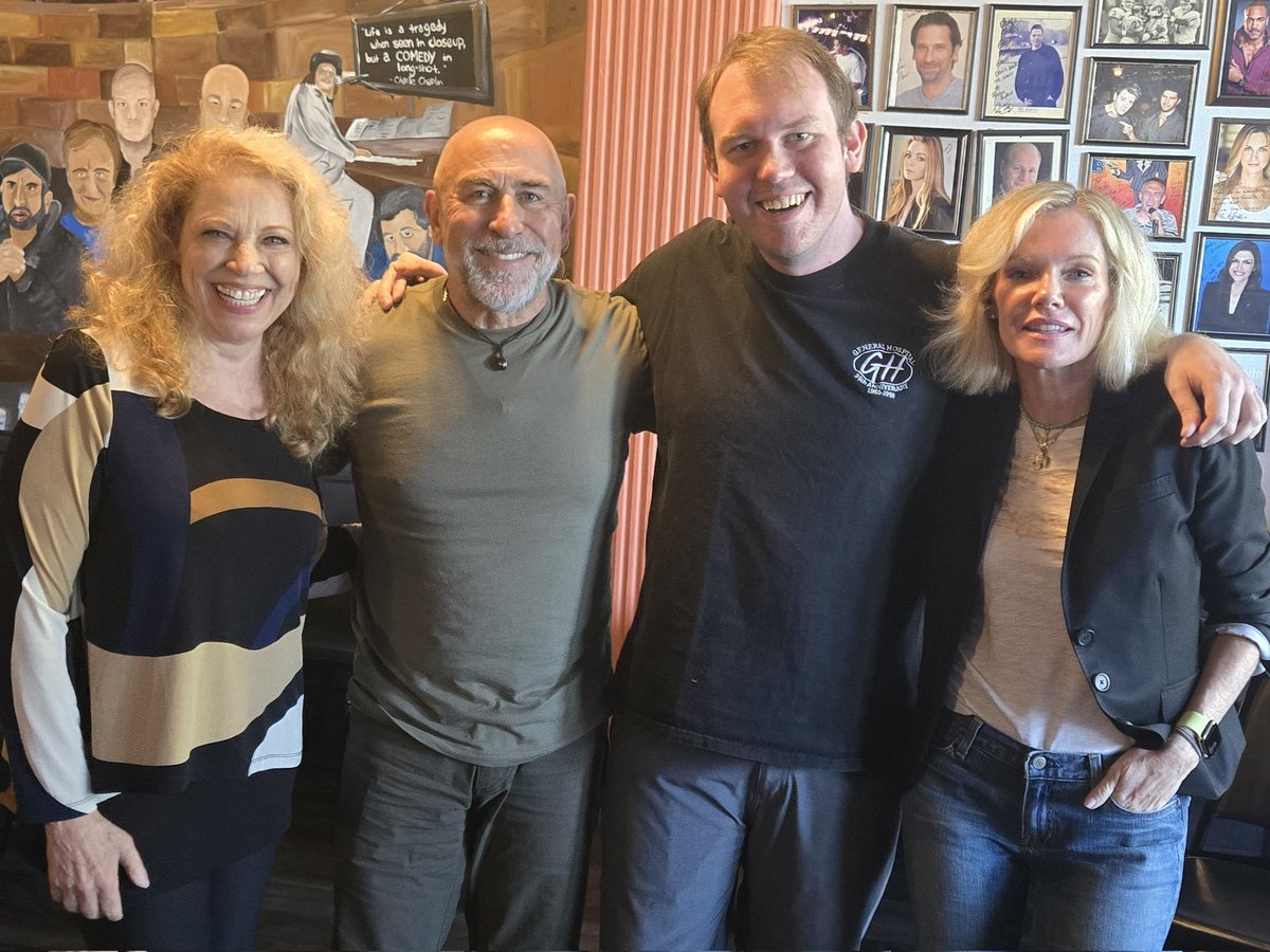 ackgh73994's tweet photo. Another great event at @UNCLEVINNIESCC with the Villains of #GH - @gatitweets, Carlo Rota, &amp; @MauraWest!!! https://t.co/7SoHaIV580