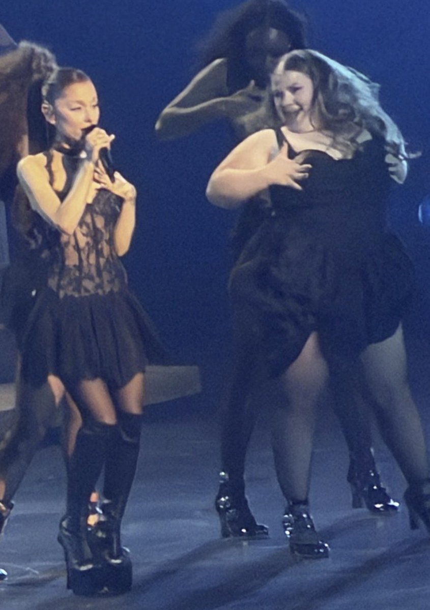 biggestBANKSfan's tweet photo. she's so wrong for thisifhjsjhfhhfjsakhfkaj https://t.co/3Al4ceVMXj