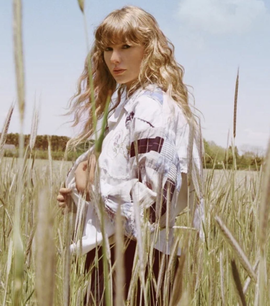 tswifterastour's tweet photo. 🚨| The acoustic and piano versions of Taylor Swift's "I Knew It, I Knew You" are available for download now on Itunes and Amazon Music! https://t.co/koYVIugpvy