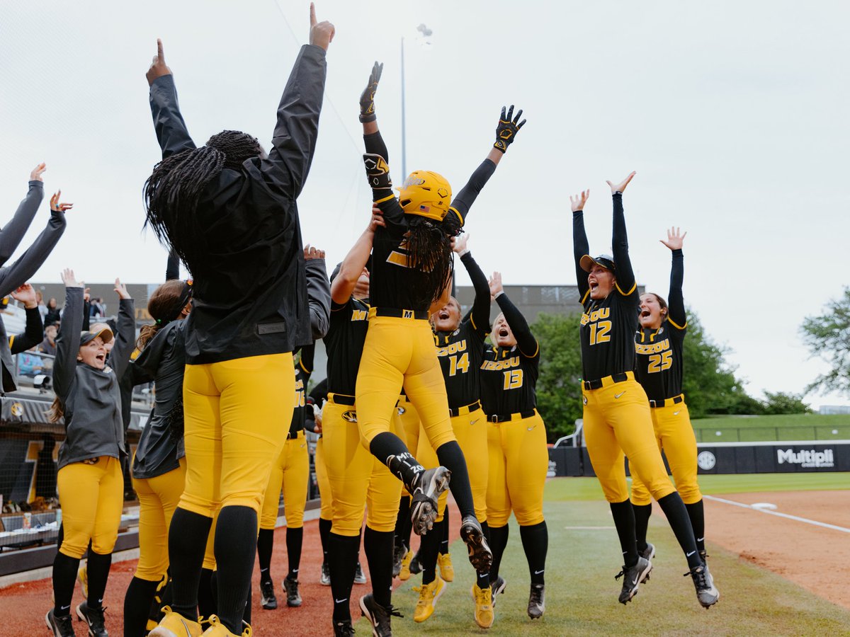 MizzouSoftball's tweet photo. Happy Birthday @SaniyaHill31 🥳🎊🎉

Hope you have a great day‼️

#MIZ 🐯🥎 | #OwnIt https://t.co/TTerKTn4tg