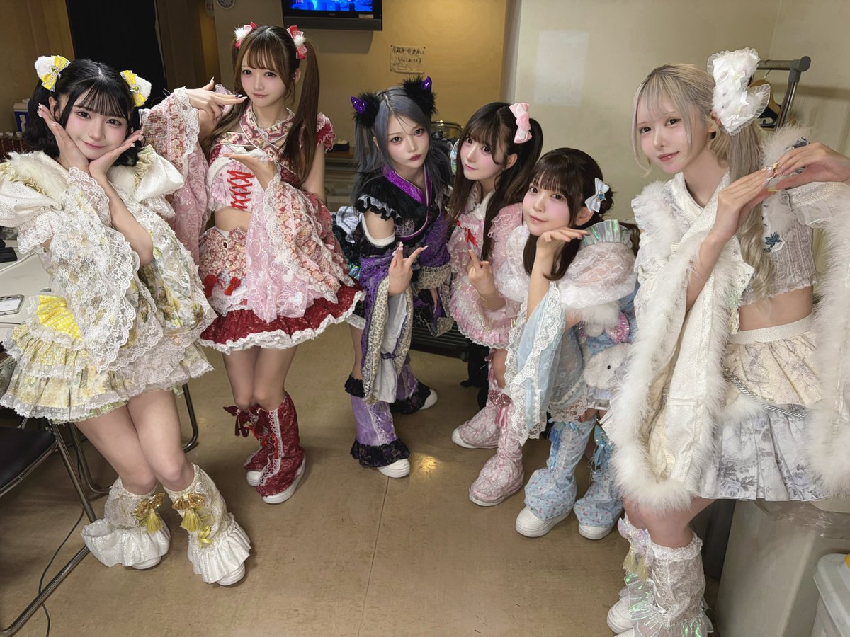 Yoruamiofficial's tweet photo. 【今日のよるあみちゃん⭐️】

福岡のみんな、楽しい一日をありがとう🫶🏻
めーっちゃ好いとうばい♪

#よるあみ https://t.co/PUzbscMrse