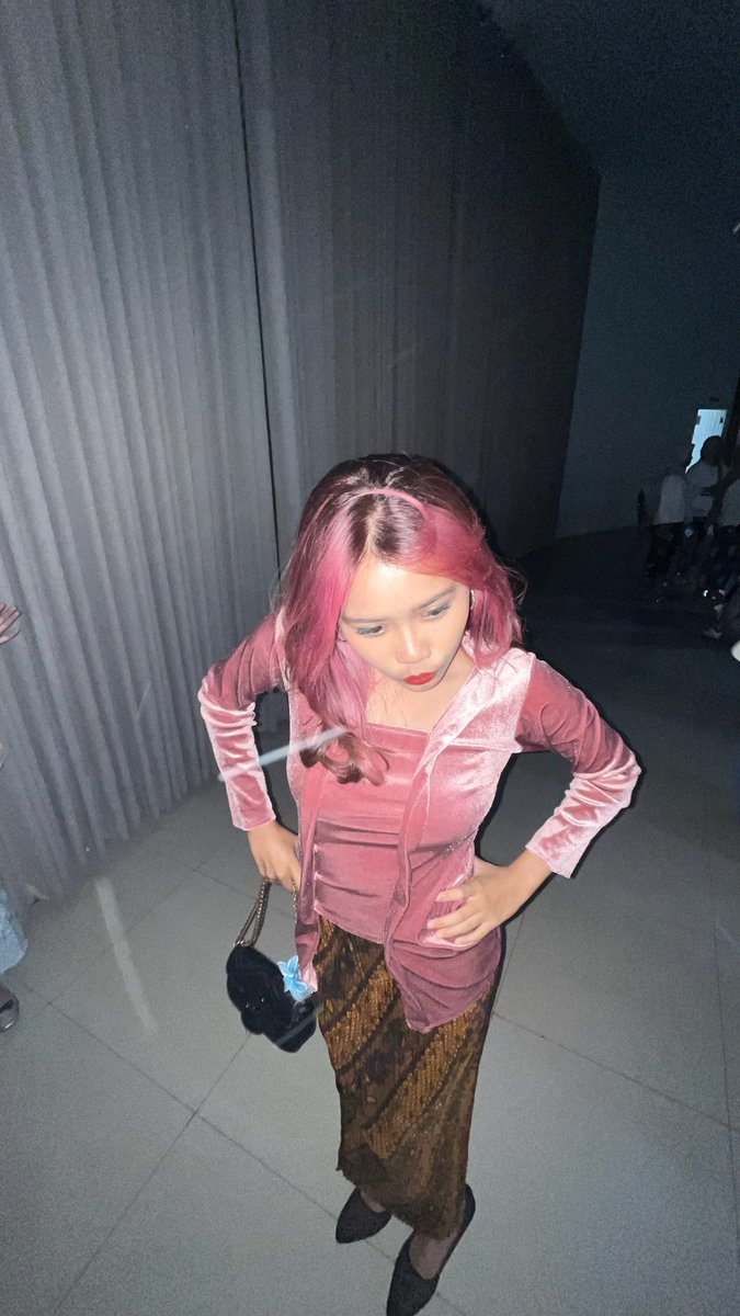 raquellexox0's tweet photo. [QUEER FRIENDSHIP APPLICATION]
Name: raquelle 
Age: 21+
Occupation: 👩🏻‍🎓
Zodiac: sagi
Height: 159
Hobby: nonton, gym, swimming 🏊‍♀️ 
Fun fact: dichat asik tapi kalo ketemu irl canggung (first meet) https://t.co/mbNKNybLfY