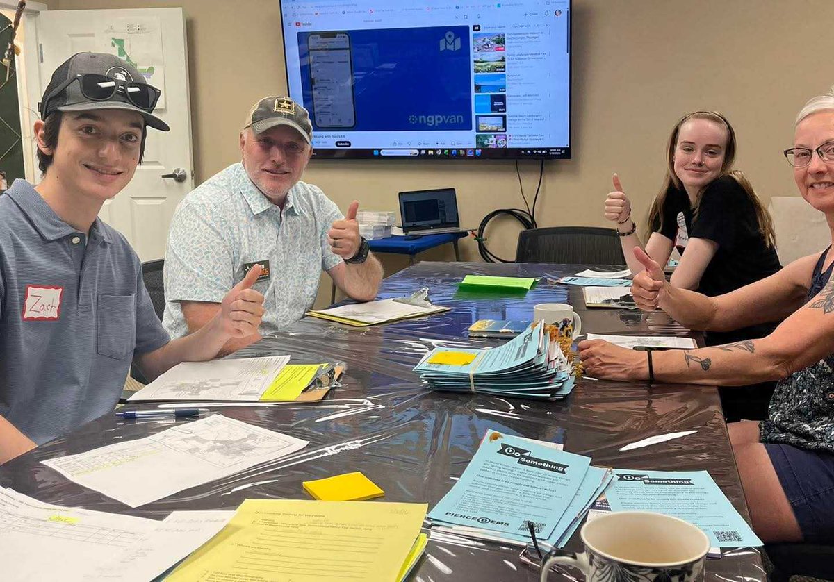 WisDems's tweet photo. Knocking on doors, connecting with neighbors and registering voters, our Democrats have been busy lately! 

Shout out to everyone who helped 😁 

Want to join fellow democracy defenders in your area? See what your county party has going on this summer! https://t.co/bqr84pI4Yt https://t.co/Hu0TYROPJ7