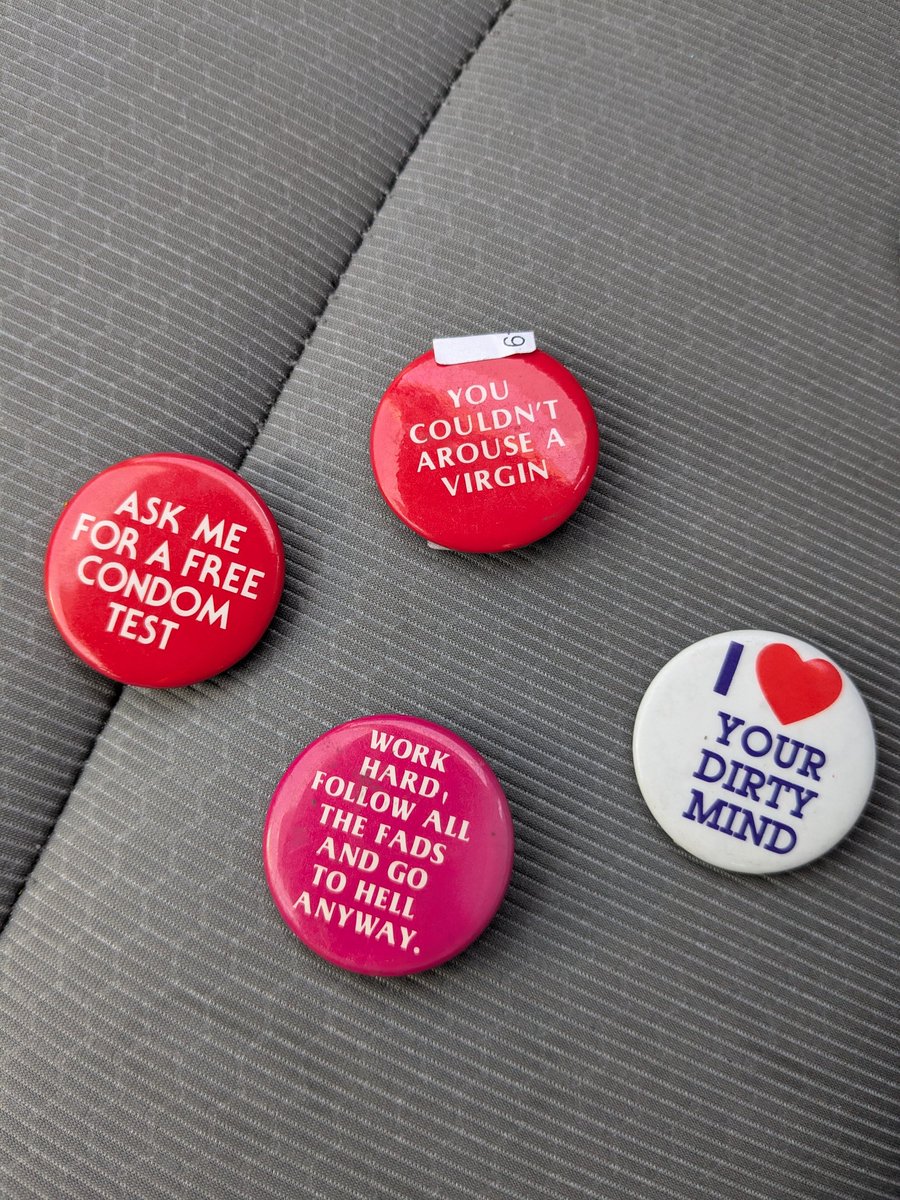 Bumgi__'s tweet photo. Evil dirty buttons I just got for $1.49 that I'm in love with and the guy apparently restocks regularly I need to get my hands on more 😋 https://t.co/VS9NUDrKFU