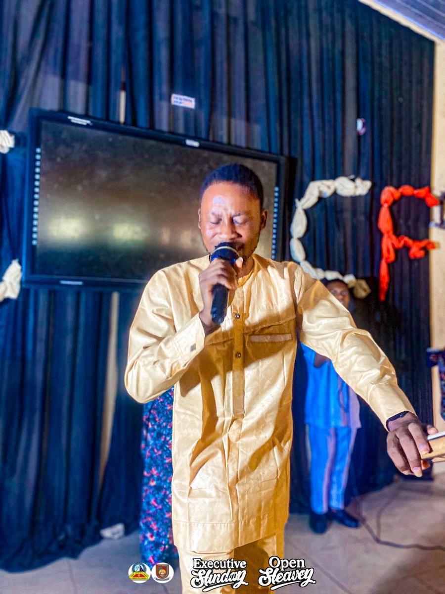caccfoaustech's tweet photo. What a glorious time we had in God's presence today!!🙇🙇

Highlights from today's Sunday Service✨

#caccf
#Sundayservice https://t.co/SYeFLBp0BC
