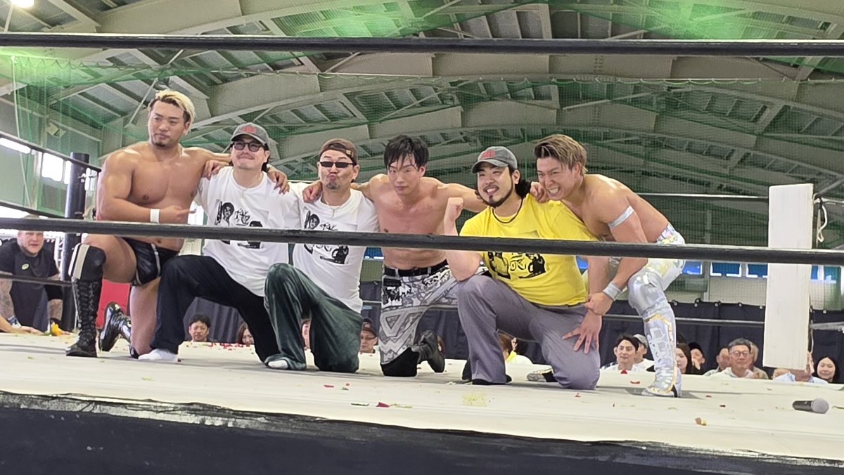 sanaes37's tweet photo. 北海道2日目最終日。
俺の地元の話
プロレスラーT-Hawk凱旋大会
~夢がある町さ苫小牧~
凄く楽しそうで幸せそうなT-Hawk選手を見ることができて幸せだった。
そして、参戦選手全員の盛り上げよう、盛り上がろうの気持ちが本当に最高だった。
たぶん明日は抜け殻になる、私。#GLEAT
#THawk 選手 https://t.co/5OtixY9tzD
