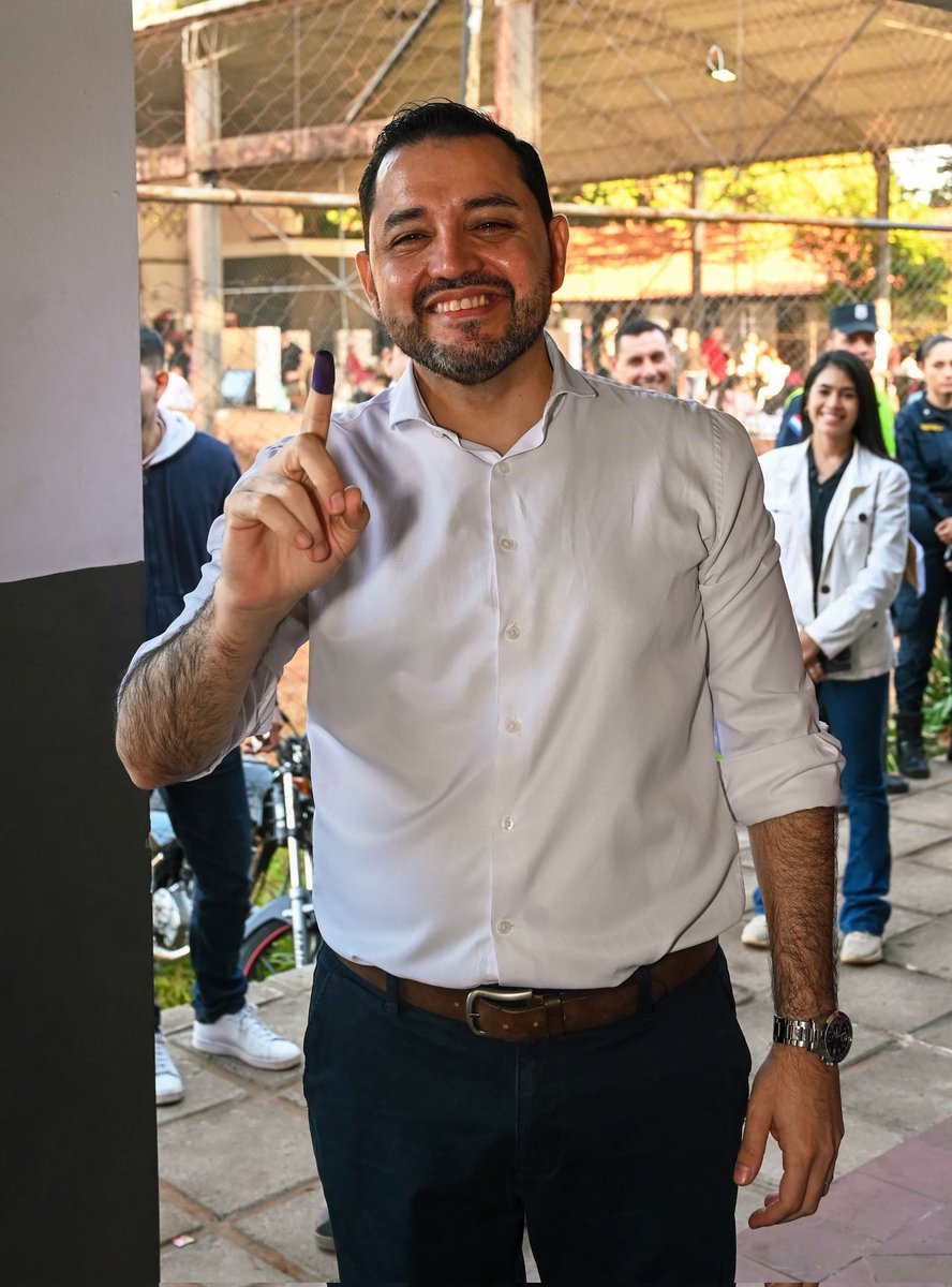 luisbello_asu's tweet photo. Participar es la mejor manera de construir el futuro que queremos. Yo ya elegí con esperanza, compromiso y convicción. https://t.co/MJR4U7M9kW