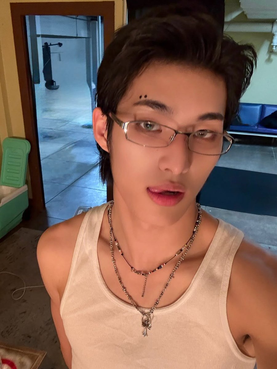 _mothymothy's tweet photo. 아기 허스키
청소년 허스키
청년 허스키 https://t.co/B1pPaAtNlS