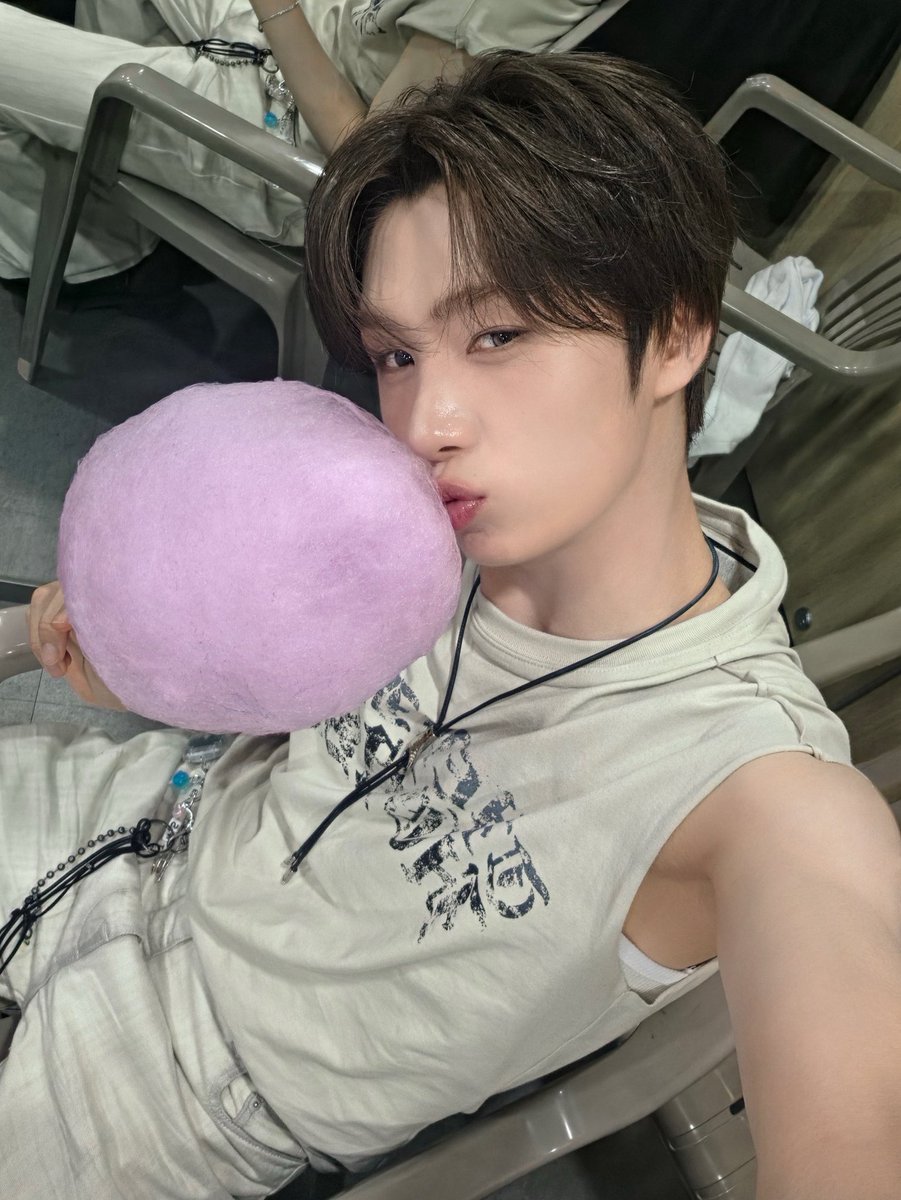 dudwodei's tweet photo. 아니 일단 솜가탕가지고이렇게애교만땅셀카주는것도개존귀인데 무엇보다도입이너무짝음... https://t.co/oNTTy4LZaq