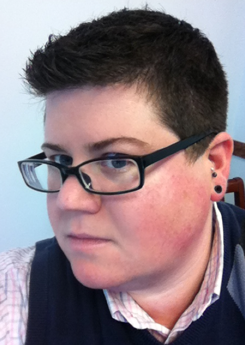 YNoirs's tweet photo. @hollywoodlov3r Straight* ... Gay girl librarian would be this https://t.co/SEm6Sm1LHn
