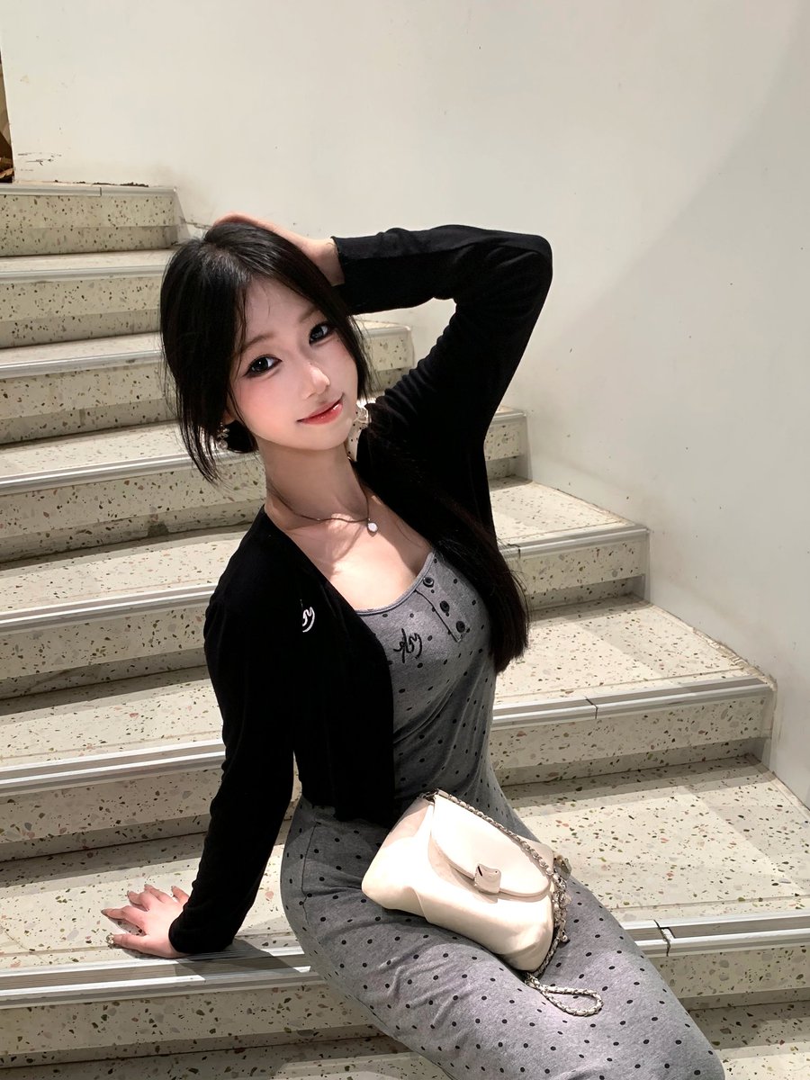 maybe325744's tweet photo. 找个脾气软烂一点 身材紧致一点 屁股大一点 胸肌大一点的，笨的，乖的自卑的，敏感的，占有欲强的，单纯的，闷骚的，粘人的，183以上的，焦虑型依恋的，声音好听的，会做饭的，体力好的，会照顾人的，打游戏厉害的的四爱男安稳过一辈子 #第四爱 #4i #四爱女攻 https://t.co/ZfNxDWQAev