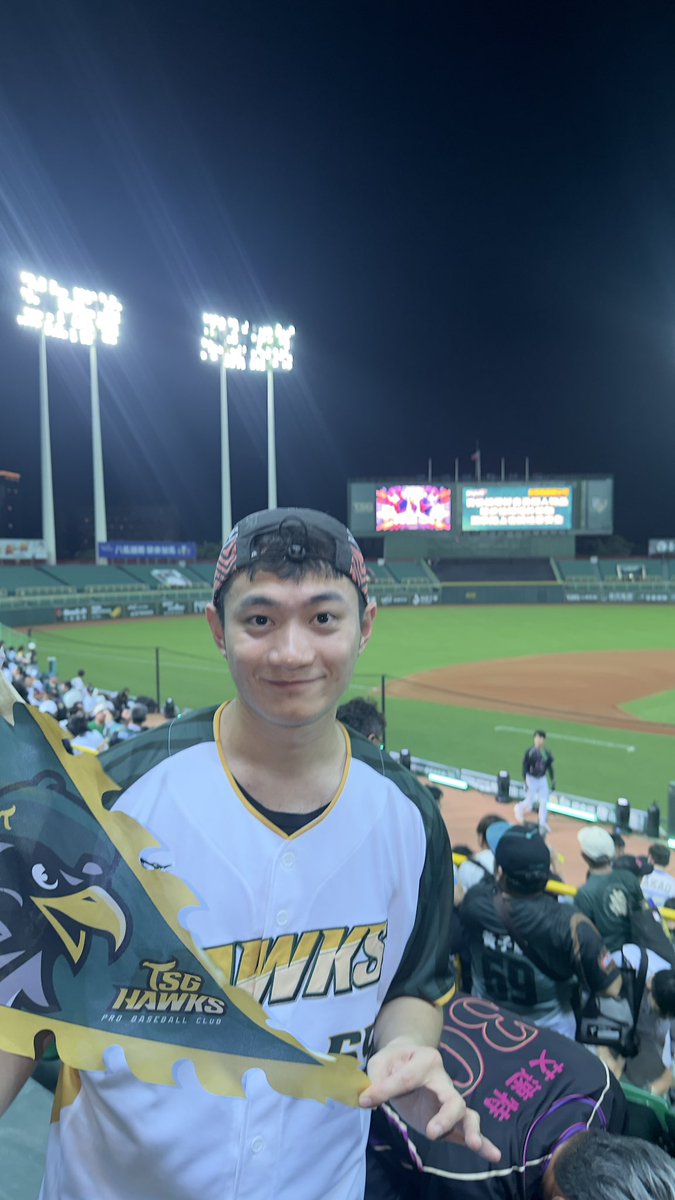 Anngoo701's tweet photo. 遠距離何其辛苦🫪🫪🫪🥲🥲🥲
頂著風雨來高雄看子鵬，還好天公作美🥹🥹🥹 https://t.co/L0sEzvnQH8