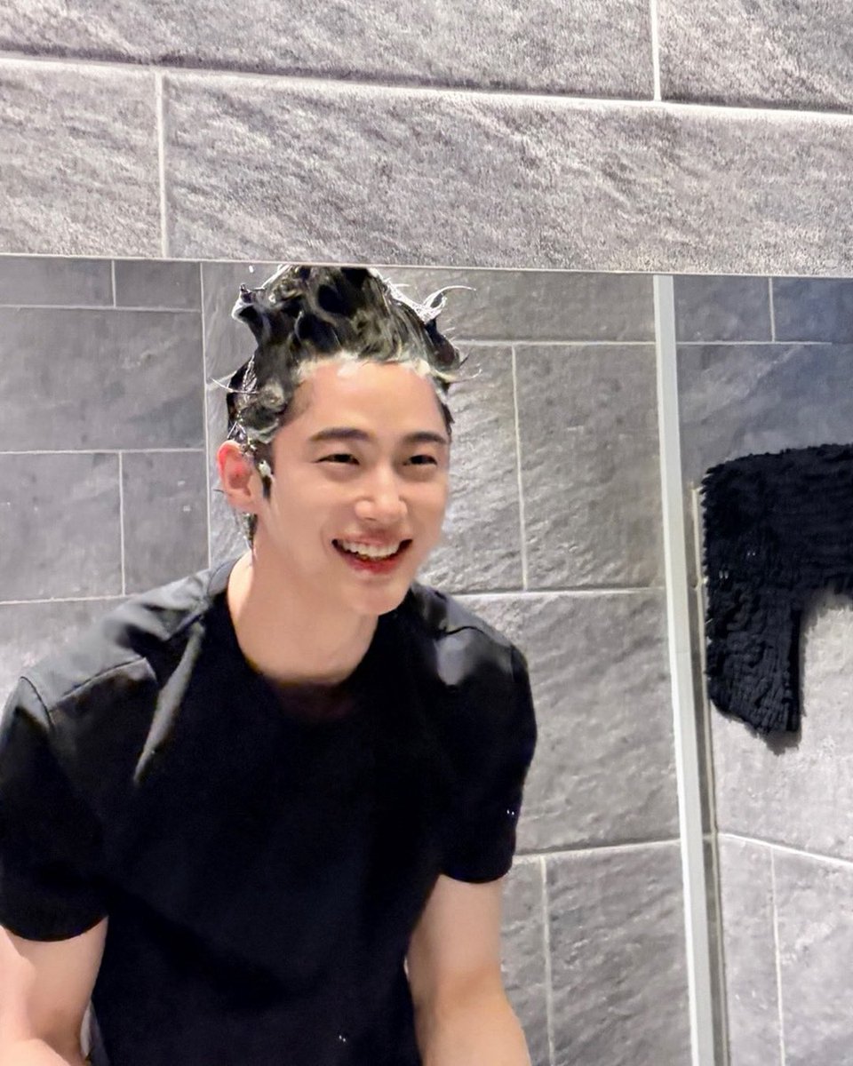 wooseokfiles's tweet photo. HELP https://t.co/QMGWPrOnFp