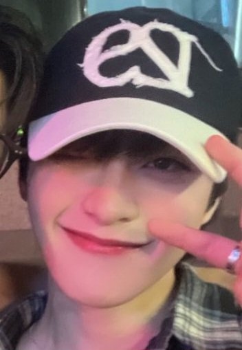 limited_edit93's tweet photo. 남자애가 이렇게 예쁠 수 있나... https://t.co/g9q0b9fCHl