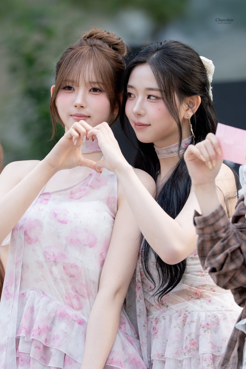 chaecolat_'s tweet photo. 260606 미니팬미팅    

#김채연 #Chaeyeon #채연이뿐 
#이지우 #Jiwoo
#트리플에스 #tripleS https://t.co/cWZtOh6K7o